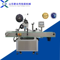 不干膠平面貼標(biāo)機 快遞紙箱貼標(biāo)機 濟南貼標(biāo)機廠家