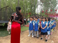 探秘蘑菇基地——新華小記者走進菇菌的生長世界 ()